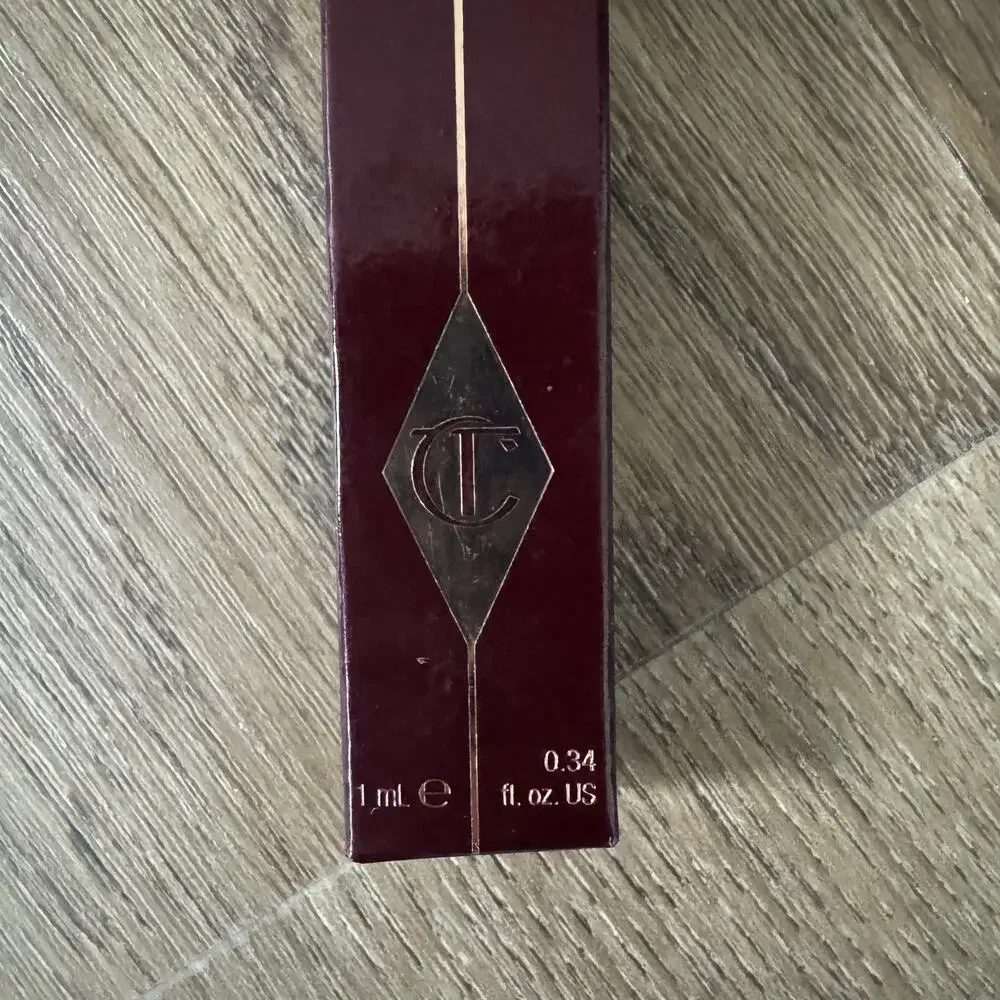 Charlotte Tilbury The Feline Flick Quick Fine Line Shodo Pen in Black